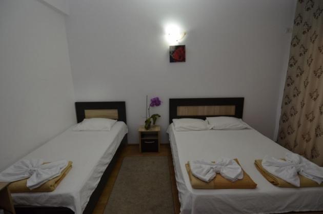 Hotel Talisman كوستِنيست المظهر الخارجي الصورة
